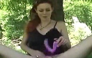 Leeloo se gode dans la foret, PORNO & video porno gratuit